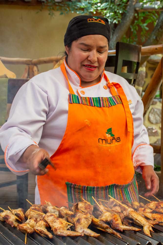 Equipo de Muña Restaurante - Urubamba